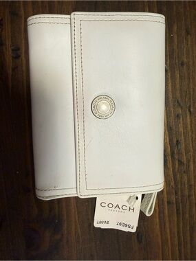 COACH TRIFOLD SNAP WALLET BRAND NEW WITH TAGS